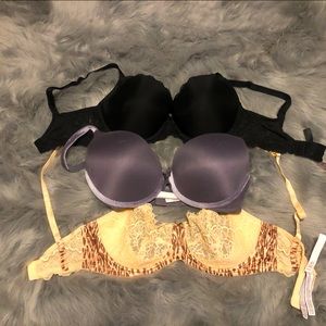 Set of 3 Victorias Secret bra set